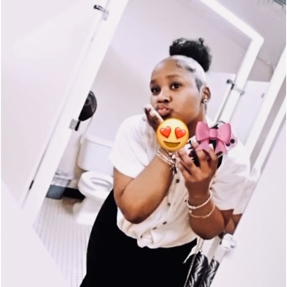 Meet your Posher, Londyn - Picture 1 of 1